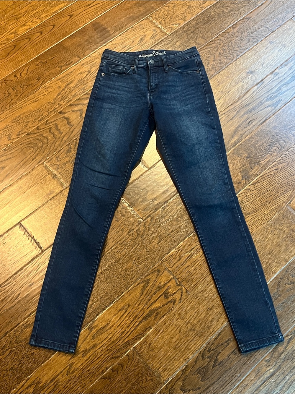 Universal Thread Dark Wash Women’s Skinny Jeans
